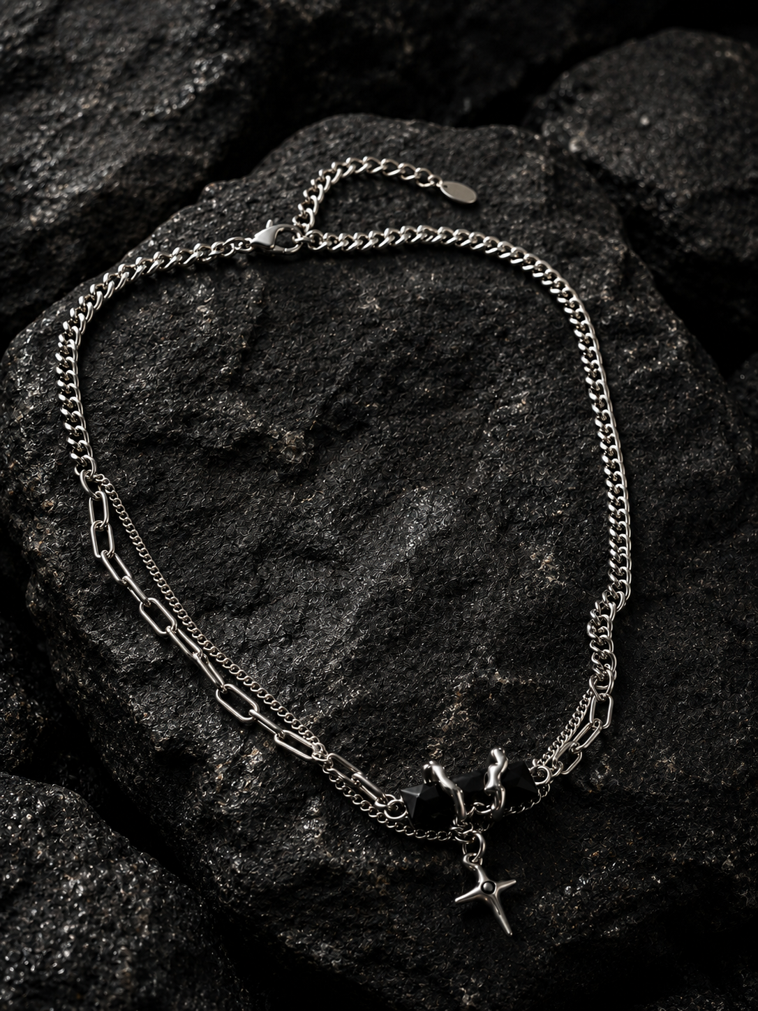 Astryx Noir Necklace