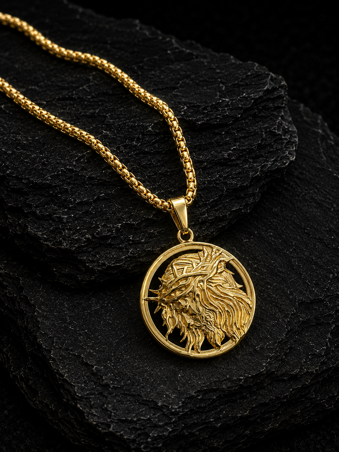 Regalis Pendant