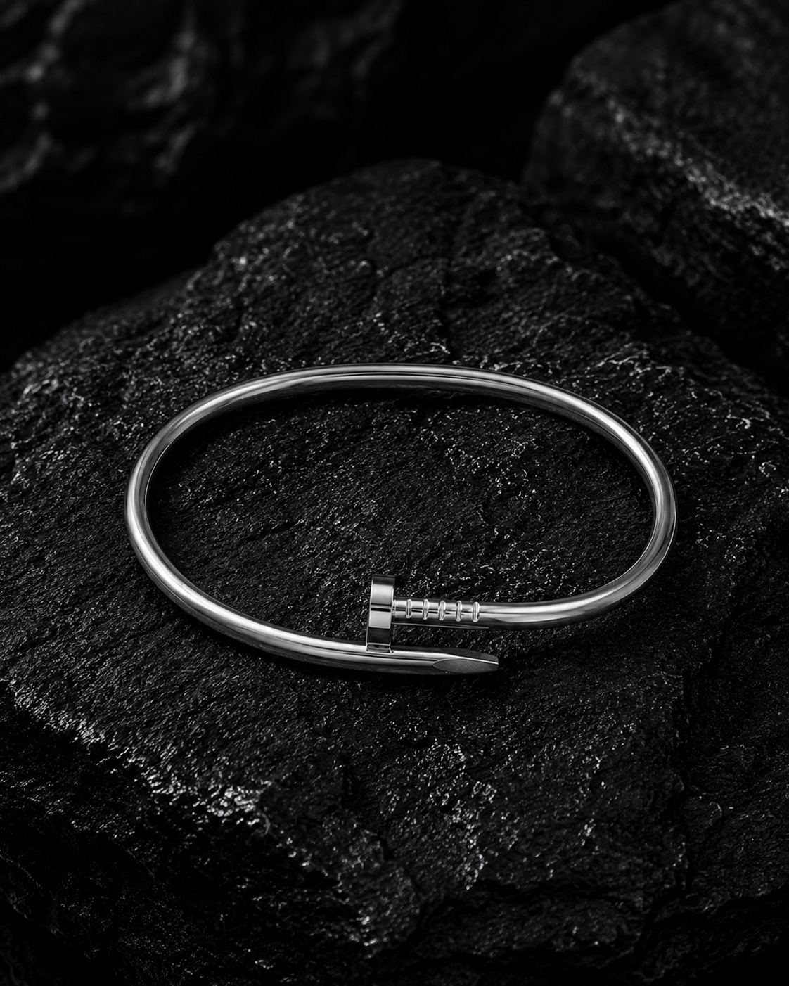 Vaelric Clasp Bracelet