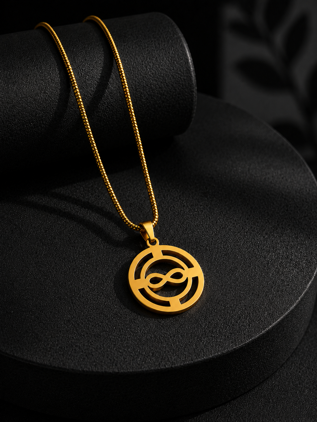 Infinity Crest Pendant
