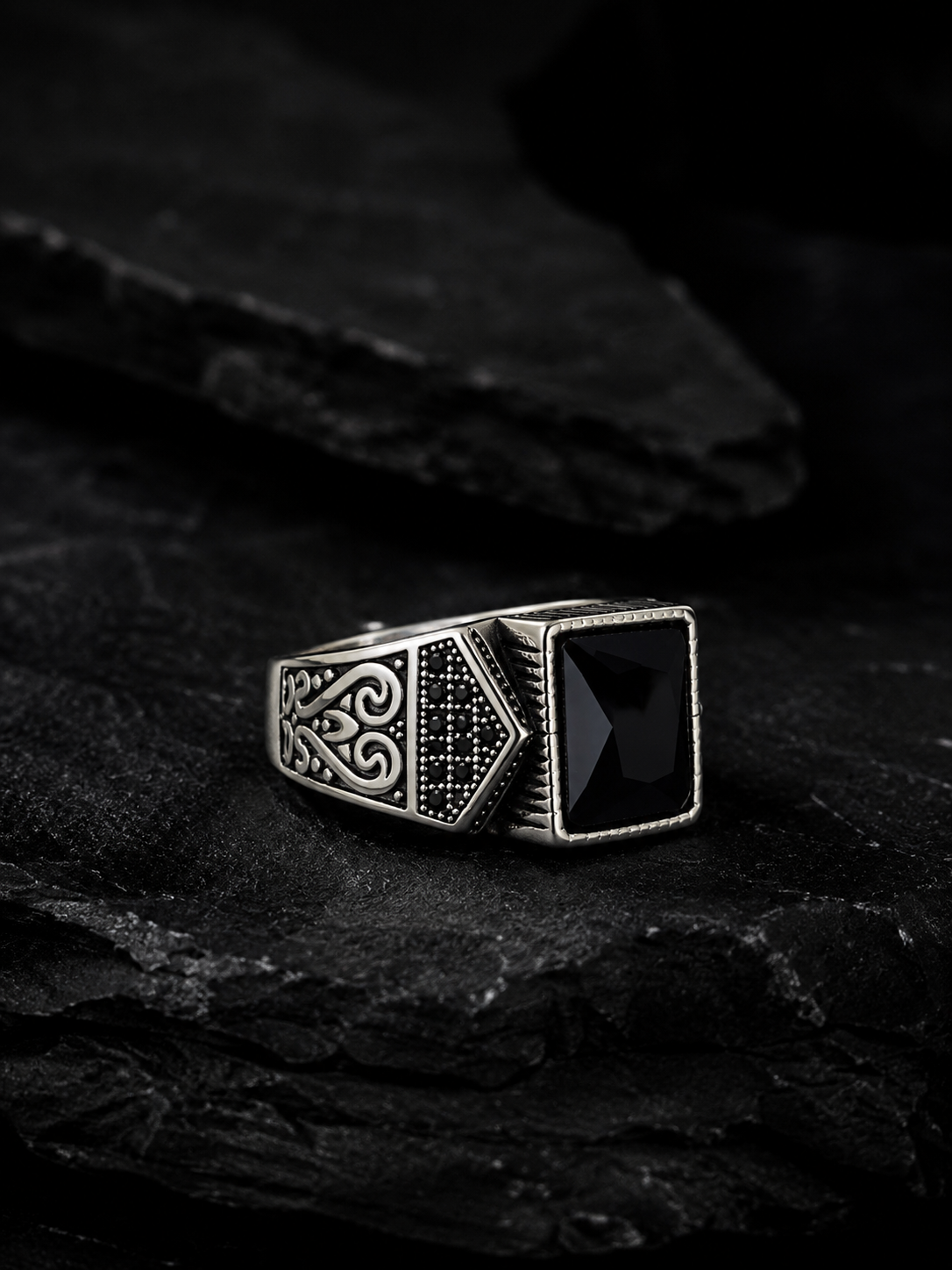 Noctis Signet Ring