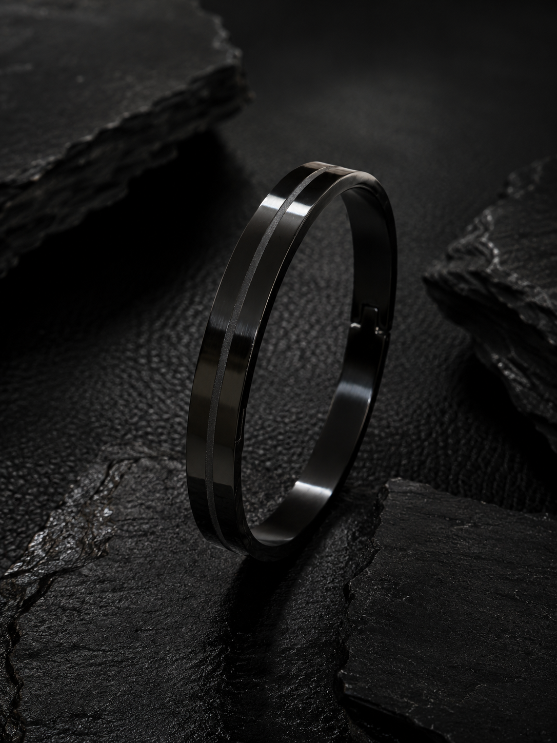 Raven Cuff