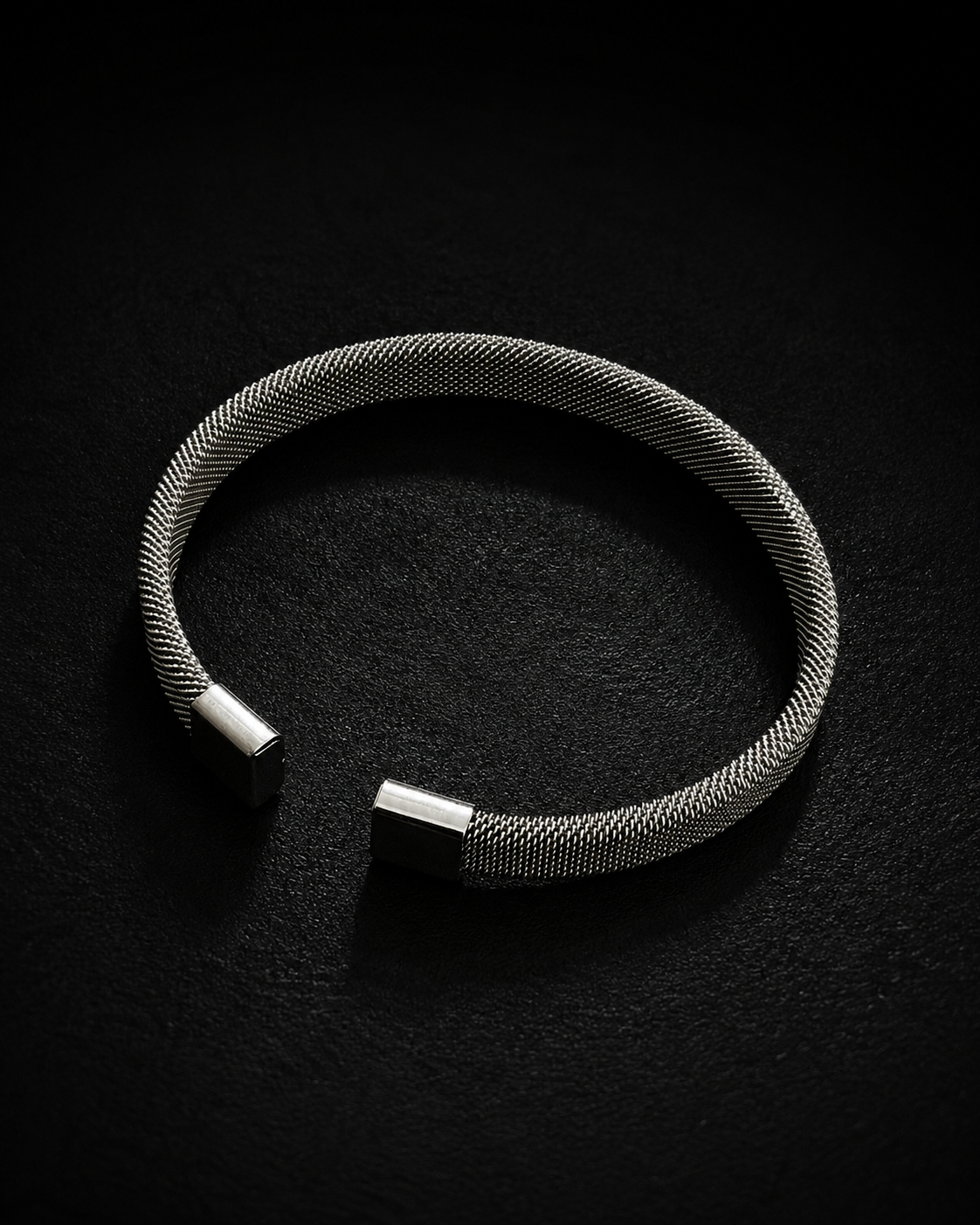 Noctis Mesh Cuff