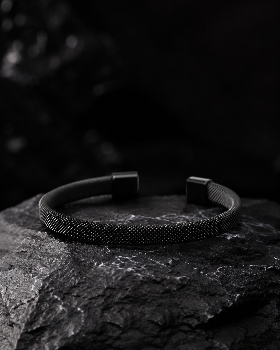 Noctis Mesh Cuff